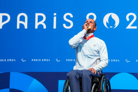Sergio Garrote gana el oro paralímpico de contrarreloj en París