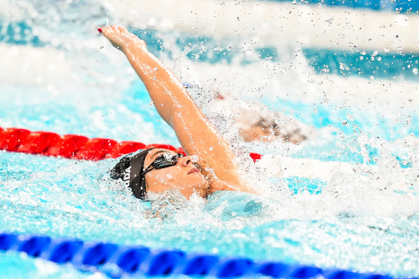 Beatriz Lérida en las series de mujeres 100M espalda -S9