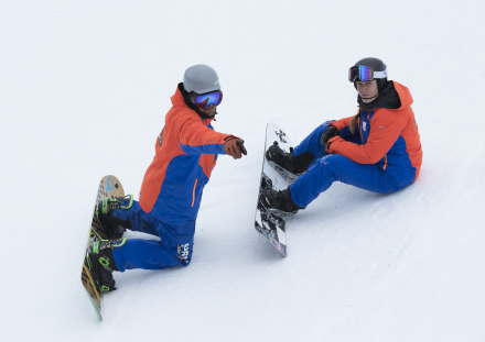 Imagen de Astrid Fina y su entrenador, Alberto Mallol, antes de la carrera de banked slalom de los Juegos Paralímpicos de Pyeongchang 2018.