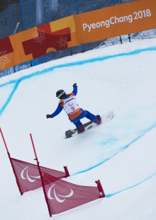 Imagen de Astrid Fina durante la carrera de banked slalom de los Juegos Paralímpicos de Pyeongchang 2018.