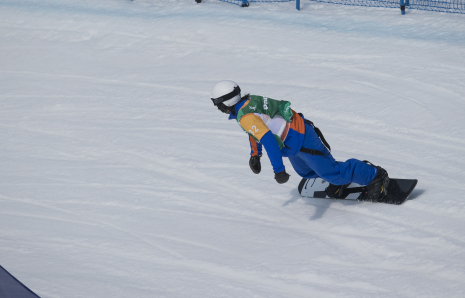 Imagen de Víctor González en la prueba de snowboard cross de los Juegos Paralímpicos de Pyeongchang 2018.