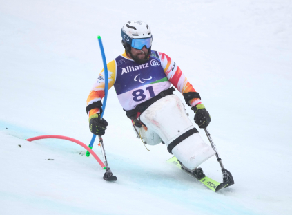 Javier Marcos en la 1ª manga del slalom, Milán Cortina 2026