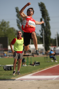 Xavier Porras ganó la medalla de bronce en el salto de longitud (clase T11) del Mundial de Lyon 2013.