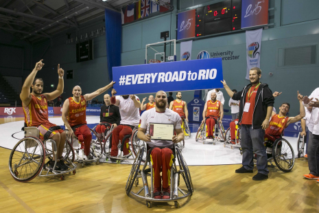 Jordi Ruiz recibe el MVP del España-Italia por el quinto puesto en el Europeo BSR 2015.