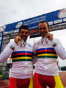 Igancio Ávila y Joan Font, con el oro del Mundial de Ruta, Suiza 2015.