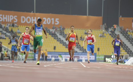 Deliber Rodríguez, al conseguir la medalla de bronce en la prueba de los 400 metros T20 en el Mundial de Atletismo de Doha 2015.