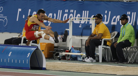 José Antonio Expósito, en uno de sus saltos en la prueba de Longitud T20 del Mundial de Atletismo Doha 2015.
