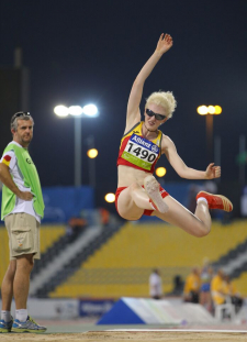 Sara Fernández, en una de sus tentativas de la prueba de salto de longitud T12 en el Mundial de Atletismo Doha 2015.
