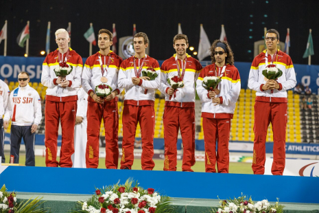 Relevo 4x100 T11-T13, bronce en el Mundial de Atletismo Doha 2015: Martin Parejo y Tim Stewart, Diego Sancho, Gerard Descarrega y Marcos Blanquiño y Joan Munar.