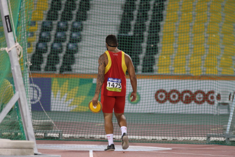 Kim López, durante la prueba de lanzamiento de disco T12 en el Mundial de Atletismo Doha 2015.