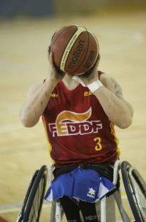 Bernabé Costas, durante una concentración y entrenamiento con la selección española de baloncesto en silla.