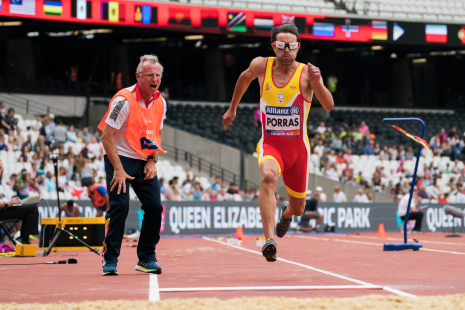 Xavi Porras participa en salto de longitud en el Campeonato del Mundo de Atletismo Paralímpico de Londres.