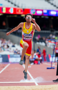 Xavi Porras, durante su participación en la prueba de salto de longitud en el Campeonato del Mundo de Atletismo Paralímpico de Londres.
