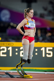 Sara Andrés, antes de comenzar la prueba de los 400 metros T44 durante el Campeonato del Mundo de Atletismo Paralímpico de Londres.