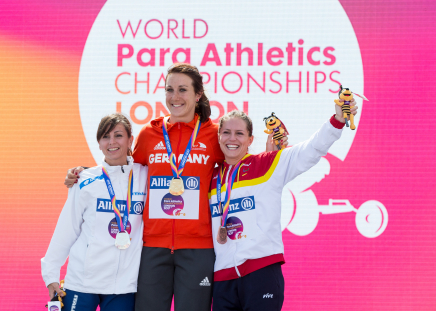 Sara Andrés gana la medalla de bronce en 400 metros T44 durante el Campeonato del Mundo de Atletismo Paralímpico de Londres.