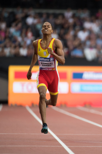 Deliber Rodríguez gana la medalla de bronce en los 400 metros T20 durante el Mundial de Atletismo Paralímpico de Londres.