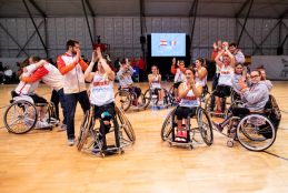 Las jugadoras españolas celebran la victoria ante Francia