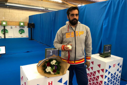 Juan Saavedra, con la medalla de oro en la Copa del Mundo