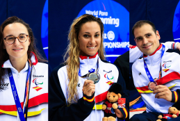 María Delgado, Sarai Gascón y Toni Ponce con sus medallas en el Mundial de Londres 2019