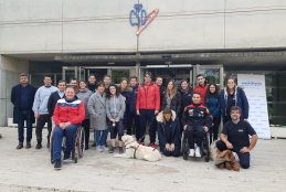 Empleados de Santalucia, en el CAR junto a los deportistas