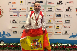 Álex Vidal, con la medalla de bronce del último Mundial