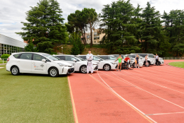 Deportistas, junto a la nueva flota de vehículos del CPE