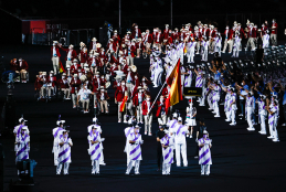 Desfile del Equipo Paralímpico Español en la ceremonia de inauguración de los Juegos Paralímpicos con los abanderados Michelle Alonso y Ricardo Ten