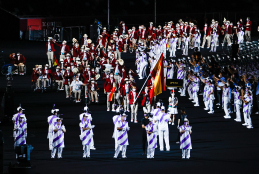 Desfile del Equipo Paralímpico Español en la ceremonia de inauguración de los Juegos Paralímpicos con los abanderados Michelle Alonso y Ricardo Ten