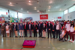 Foto de familia en el acto de recepción del Equipo Paralímpico de Tokio 2020 en Envera junto con Iberia