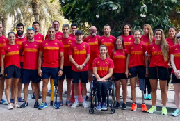 La selección española de triatlón posa al completo