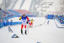 Pol Makuri durante la media distancia de esquí de fondo de Pekín 2022