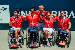 El equipo español con la medalla de plata. Foto: Mathilde Dusol | ITF.