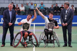 Martín de la Puente y Gustavo Fernández. Foto: Federación Internacional de Tenis (ITF).