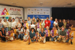 Foto de familia acto presentación escuelas