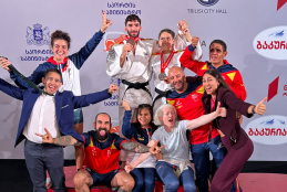 Sergio Ibáñez y María Manzanero con parte de la delegación española