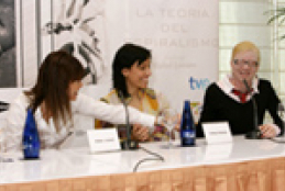 Mabel Lozano, Teresa Perales y Eva Ngui, durante la presentaci&#243;n a los medios de comunicaci&#243;n.