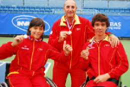 El equipo junior y el seleccionador espa&#241;ol, David Sanz