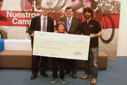 El Genesis Cycling Team recoge su premio