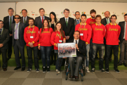 Foto de familia durante la visita