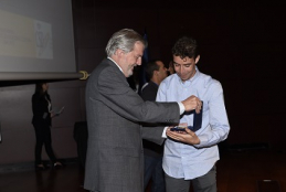 Abderraman Ait recibe la Medalla de Oro al M�rito Deportivo a manos del Ministro de Educaci�n, Cultura y Deporte