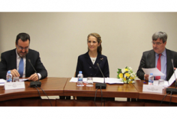 Miguel Carballeda, la Infanta Elena y Miguel Cardenal