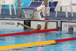 Teresa Perales contenta tras ganar el oro en la carrera