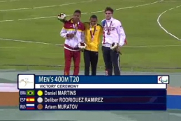 Deliber Rodriguez en el podio del 400 T20 Doha2015