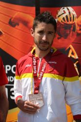 Gustavo Nieves, con su medalla de bronce de los 10.000 metros (clase T12) en el Mundial de Lyon 2013