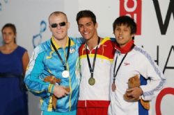 Israel Oliver con el oro de los 200 metros estilos (SM11), del Campeonato del Mundo de Natacin Paralmpica en Montreal, Canad.