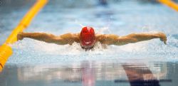 Israel Oliver nadando mariposa en Glasgow, 200m estilos s11