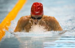 Israel Oliver nadando el tramo de braza del 200m estilos s11, Glasgow, plata