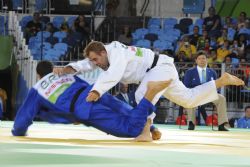 Accin del combate entre Abel Vzquez y el judoka brasileo Arthur Cavalcante en la primera ronda de la competicin de judo hasta 90 kilos de los Juegos Paralmpicos de Rio
