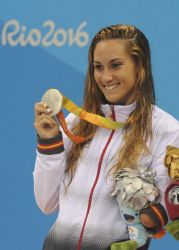 Sarai Gascn, con la medalla de plata de la final de 200 estilos.