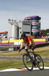 Raquel Acinas, ciclismo ruta en Brands Hatch